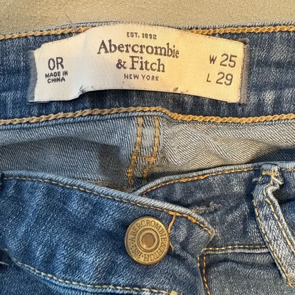 Abercrombie & Fitch Jeans - size 0 - Picture 3 of 3